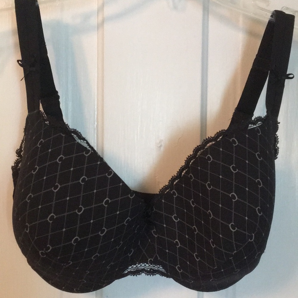 Black Chantelle bra 32DDDD 32G